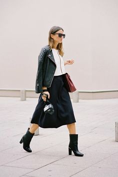 midi moment. NYC. Mid Calf Boots Outfit, Calf Boots Outfit, Gala Gonzalez, Boots Outfits, Emmanuelle Alt, Moda Paris, Mode Inspo, Calf Boots