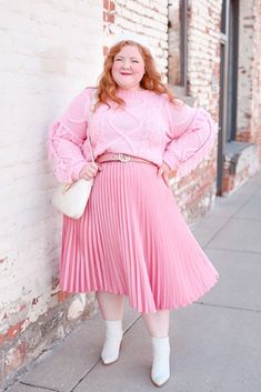 Plus Size Kawaii, Fashion Sketching, Pink Clothing, Stylish Fall Outfits, Fringe Sweater, Feeling Confident, Trendy Fall Outfits, Cozy Outfit, Fall Outfit Ideas