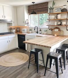 Kitchen Room Design, Kitchen Redo, Tiny Kitchen, White Cabinets, Kitchen Layout, Kitchen Style, Diy Kitchen