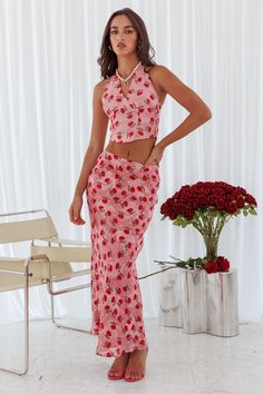 Pink Floral Print Maxi Bottoms, Fitted Floral Print Maxi Bottoms, Pink Fitted Maxi Skirt, Fitted Maxi Length Bottoms With Floral Print, Fitted Rose Print Skirt For Summer, Fitted Pink Floral Print Maxi Skirt, Fitted Pink Floral Maxi Skirt, Floral Print Maxi Skirt For Parties, Fitted Floral Print Bottoms For Brunch