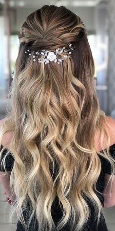 Simple Elegant Wedding Hair, Bridal Hair Half Up, Bridemaids Hairstyles, Half Up Wedding Hair, Romantic Wedding Hair, Ball Hairstyles, Long Hair Wedding Styles