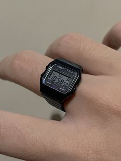 Casio Ring Watch, Streetwear Watches, Casio F91w, Casio Watch Aesthetic, Ring Clock, Streetwear Jewelry, Fancy Watches, Retro Watches, Retro Gadgets