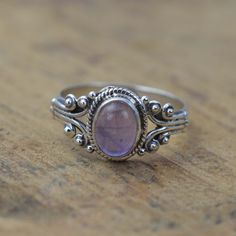 Amethyst Jewelry Ring, Amethyst Wedding Ring, Looks Pinterest, Indie Jewelry, Purple Rings, Jewelry Lookbook, Crystal Ring