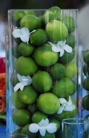 Cocktail hour or reception decor! Love the limes for a Key West wedding. Lime Centerpiece, Havana Party, Havana Nights Party, Cheap Wedding Centerpieces, Frugal Wedding, Havana Nights, Simple Green, Limes