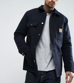 Carhartt Jacket Outfit, Mens Navy Jacket, Carhartt Vest, Carhartt Style, Carhartt Mens Jacket, Outfits Hombre, Navy Blue Jacket, Carhartt Jacket, Chore Jacket