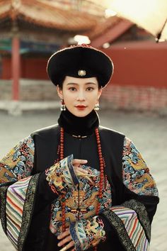 Chinese Ancient Clothing, Qing Dynasty Fashion, Qing Dynasty Clothing, Dynasty Clothing, Dark Orchid, Chinese Traditional Costume, Dental Design