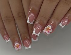 Short White French Tip, Elegant French Tip Nails, White French Tip Acrylic, Short French Tip, Classic French Tip, Almond Acrylic Nails Designs, Henna Nails, Short French