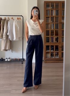 Office Outfits Women Jeans, Casual Office Outfits Women Jeans, Casual Outfits For Women Summer, Casual Office Outfits Women, Casual Office Outfits, Semi Formal Mujer, White Shirt Outfit, Outfits For Women Summer, Internship Outfit