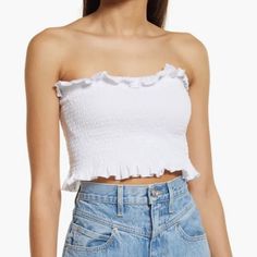 French Connection Tube Top In White. Size Xs. Brand New With Tags, Never Worn. Bought Off Of Revolve. White Fitted Bandeau Top, White Bandeau Crop Top Casual, Trendy White Bandeau Top, Casual White Bandeau Crop Top, White Tube Top, White Tube, Ruffle Crop Top, Vintage Crop Tops, Gingham Tops