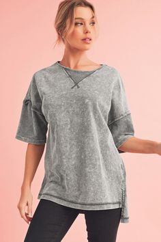 The oversized tee is a relaxed and stylish t-shirt made from a soft and breathable fabric, ensuring comfort throughout the day.With its drop shoulder design and oversized fit, this tee offers a casual and effortlessly cool look that can be paired with jeans, shorts, or leggings for a laid-back style.The tee is suitable for various occasions, including casual outings, lounging at home, or even as a comfortable workout top, providing both style and functionality.Fabric Contents: Product Weight: 0. Relaxed Drop Shoulder T-shirt For Spring, Trendy Relaxed Fit T-shirt For Layering, Casual Boxy Fit T-shirt For Loungewear, Soft-washed Relaxed Fit T-shirt For Athleisure, Athleisure Boxy Fit T-shirt For Loungewear, Sporty T-shirt With Relaxed Fit And Shirttail Hem, Relaxed Fit T-shirt With Curved Hem For Everyday, Comfortable Relaxed Fit Top For Layering, Trendy Drop Shoulder T-shirt For Loungewear