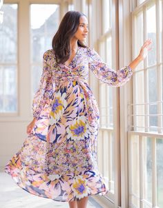 Feel fantastic in Seraphine's Boho Floral Maternity & Nursing Midi Dress - it's a versatile style perfect for special occasions & easy weekend wear. Prego Pics, Floral Dress Outfits, Shower Dress, Bridal Shower Dress, Warm Spring, Maternity Nursing, Dress Inspiration, Floral Dresses, Warm Autumn