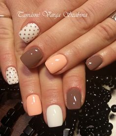 Fall Shalac Nails, Fall Square Gel Nails, Gel Nails September, November Nail Ideas Gel Short, Easy Thanksgiving Nail Art, Thanksgiving Nails Gel Short, Trendy Boho Nails, Transition From Summer To Fall Nails, September Nail Ideas Gel Simple Short