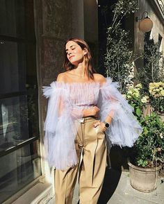 Blusa de tule @whowhatwear Gala Gonzalez, Sheer Fashion, Looks Street Style, Winter Trends, Fashion Mode, Looks Style, Look Fashion