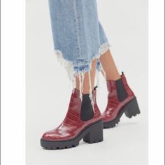 New Comes With Shoe Box Urban Outfitters Boots, All White Shoes, Timeless Boots, Chloe Boots, Crocs Boots, Heeled Chelsea Boots, Urban Outfitters Shoes, Thigh High Boots Heels, Velvet Boots