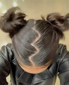 Zig Zag Part Space Buns, Hairstyle With Two Buns, Criss Cross Bun, Hip Hop Hairstyles Dancers, Hip Hop Hairstyles, Y2k Hairstyles, Easy Hairstyles For Thick Hair