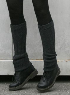 Canada Outfit, Martens Style, Looks Black, Punk Style, Coven, Doc Martens, Librarian, Leg Warmers