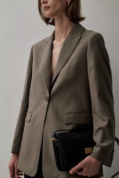 Our bestselling blazer is back in a new cool taupe tone. A single breasted blazer made of superfine worsted merino wool and fully lined with mulberry silk. A timeless and classic piece you can wear daily for every occasion and layer under your Curated coat this season. Single Breasted Blazer, Classic Blazer, Cuff Detail, New Launch, Breasted Blazer, Mulberry Silk, Single Breasted, Merino Wool, Fitness Models