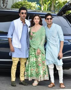 Ralia 💕 Aliya Bhatt, Green Patterns, Eastern Fashion, Printed Anarkali, Long Anarkali, Indian Designer Suits, Afghan Clothes, Green Gown