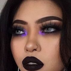 Purple Witch Makeup, Pretty Witch Makeup, Dark Fairy Makeup, Halloween Makeup Witch, Purple Makeup Looks, Holloween Makeup, Vampire Bride, Cute Halloween Makeup