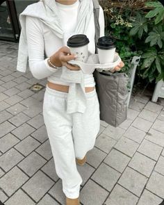 College Class Outfits, I Love Coffe, Stile Hijab, Mode Zara, Uni Outfits