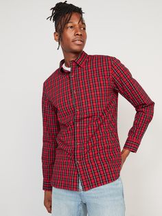 The Everyday Shirt for men is the button-down that puts in work eight days a week.  Spread collar.  Seamed back yoke, with center box pleat.  Long sleeves, with buttoned cuffs and buttoned sleeve plackets.  Patch pocket at left side of chest.  Soft-w Houndstooth Shirt, Old Navy Men, Button Down Shirt Mens, Long Sleeve Flannel, Men's Button Down Shirt, Mens Plaid, Mens Button Up, Navy Shirt, Distressed Black Jeans