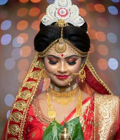 Bridesmaid Photoshoot, Wedding Jewelry Sets Bridal Jewellery, Indian Bridal Photos, Bridal Makeover, Bride Photography Poses, Beauty Academy