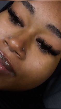 Cat Eye Lashes Black Women, Volume Cat Eye Lash Extensions Mapping, Black Women Lashes, Cateye Lashextensions, Lash Extensions Styles Black Women, Dramatic Lash Extensions, Wispy Cat Eye