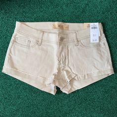 Hollister Shorts. Size 5, Khaki, Short/Short, Low Rise 2” Inseam Summer Mid-rise Stretch Shorts, Summer Stretch Mid-rise Shorts, Stretch Mid-rise Beach Shorts, Casual Mid-rise Beige Shorts, Beige Mid-rise Casual Shorts, Mid-rise Beige Shorts For Summer, Mid-rise Beige Summer Shorts, Mid-rise Cotton Beach Shorts, Hollister Shorts