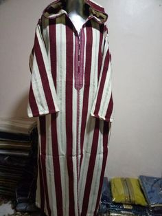 Retrouvez cet article dans ma boutique Etsy https://www.etsy.com/fr/listing/911367909/moroccan-djellaba-for-men-moroccan Bohemian Cotton Long Sleeve Thobe, Bohemian Cotton Thobe With Long Sleeves, Traditional Long Cotton Thobe, Bohemian Long Sleeve Agbada For Eid, Long Sleeve Agbada For Eid, Traditional Long Sleeve Agbada With Dabka, Kaftan For Men, Moroccan Clothing, Wool Handmade