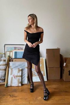 Short Dress With Tights, Mary Jane Outfit, Mary Janes Outfit, Dresses With Black Tights, Mary Jane Shoes Outfit, Black Tights Outfit, Tights Outfits, Dress Outfits Party, Sheer Black Tights