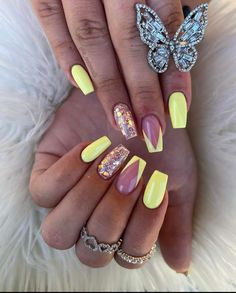 Summer Nails 2023, Unghie Sfumate, Yellow Nails Design, Summery Nails, Smink Inspiration, Nails 2023, Acrylic Nails Coffin Short, Summer Acrylic Nails, Neon Nails