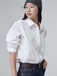 Composition : C65%, N35%Color : WhiteCountry of Origin : Republic of Korea White Blouse For Workwear With Shirttail Hem, White Relaxed Fit Top For Work, Modern White Blouse With Shirttail Hem, White Office Top With Shirttail Hem, White Spread Collar Shirt For Fall, White Shirt With Shirttail Hem For Everyday, White Shirt For Business Casual In Fall, White Business Casual Shirt For Fall, White Business Casual Blouse