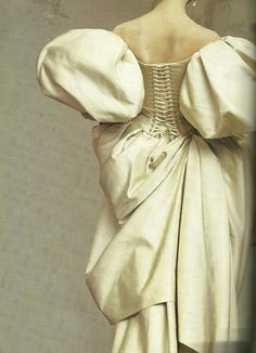 a regal wedding dress Detail Couture, Haute Couture Details, Irving Penn, Vogue Us, Couture Details, Kitenge, Christian Lacroix, Fashion History, Fashion Details