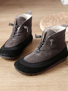 Fabric: Cowhide Overview: (1)Soft Rubble Sole (2)Pigskin Insole Detail In Tile Measurement Size: 35,36,37,38,39,40 Heels: 1.5cm #boots #leather #snowboots #desertboots Casual Lace-up Shoes With Flat Heel For Winter, Gray Lace-up Walking Boots, Genuine Leather Sandals, Pig Skin, Desert Boots, Winter Shoes, Tie Shoes, Leather Flats, High Quality Leather