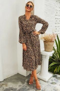 100% Cotton Ties with a belt. Bohemian Floral Dress, Leopard Print Maxi Dress, Elegant Midi Dresses, Warm Dresses, Fit Fashion, Leopard Dress, Midi Dress Summer, Leopard Print Dress, Vestido Casual