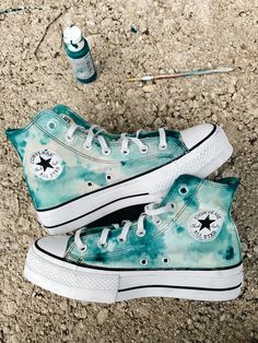 ✍🏼tie dye created by hand, by pencil Sepatu Platform, Cute Converse Shoes, Painted Shoes Diy, Custom Sneakers Diy, Custom Shoes Diy, Diy Sneakers, Preppy Shoes