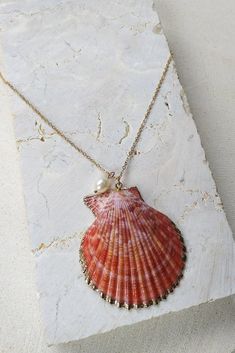 Lost In Paradise, Womens Cami, Shell Necklace, Shell Necklaces, Art Activities, Necklace Gold, Bali, Paradise, Gold Necklace