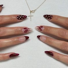 Burgundy Christmas Nail Ideas, Holiday Nails Bow, Silver And Red Nail Designs, Dark Cherry Red Nail Designs, Cherry Mocha Nails Design, Christmas Coquette Nails, Deep Red Christmas Nails, Dark Brown Nail Art, Red Tortoise Shell Nails