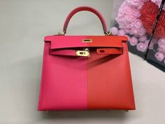 Description Hermes Kelly 28 Sellier Epsom Bag Red/Pink For Women, Womens Handbags, Shoulder Bags 11in/28cm Rep 1:1 Herms bags are... Hermes Kelly 28, Chanel Shirt, Vanity Bag, Stylish Handbags, Gold Bag, Luxury Products, Louis Vuitton Men, Hermes Bags, Evening Clutch Bag