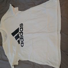 Xl Never Worn Amplifier Tee White Adidas Logo Crew Neck T-shirt, White Adidas Crew Neck T-shirt, White Adidas Graphic Tee, White Adidas Graphic Tee With Logo, Basic Adidas Logo Crew Neck Tops, Basic Adidas Crew Neck Tops, White Adidas Logo Top For Streetwear, Adidas Logo White Tops For Streetwear, White Adidas Top With Logo