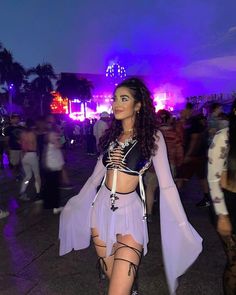 Rave Cute Outfits, Rave Crop Tops, Papas And Beer Rosarito Outfit, Nocturnal Wonderland Rave Outfits, Red Black Rave Outfit, Flowy Rave Outfit, Rave Fairy Costume, Rave Outfits Fairy