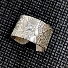 This Handcrafted Ring Is Made From Sterling Silver. It Features An Ivy Vine Design. It Currently Measures A Size 7.5, But Can Be Somewhat Adjustable. The Band Is Wide - About 1cm Wide. Artisan Made In The Usa And Brand New Without Tags. Ivy Vine, Ivy Leaves, Handmade Gold Jewellery, Metal Clay Jewelry, Vintage Beads Necklace, Leaf Texture, Jewelry Bracelets Silver, Textured Design, Nature Inspired Jewelry