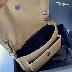 Size: 28cm*20.5cm*8.5cm It comes with Dust box, Care manual, Tag, and Paper bag. Luxury Clutch, Luxurious Design, Shoulder Tote, New Handbags, Small Bags, Crossbody Shoulder Bag, Formal Event, Evening Bags, Bucket Bag