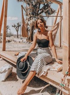 Dressed up in a desert outfit for a desert photo shoot in Joshua Tree, California #travelblogger #photoshoot #photography #desert Joshua Tree Outfit Ideas, Joshua Tree Outfit, Desert Photo Shoot, Tree Outfit, Desert Outfit, Desert Photoshoot, Joshua Tree California, Outfit Collection, California Outfits