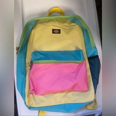 Brand New Never Used Yellow Student Backpack For Back To School, Trendy Yellow Student Backpack, Yellow Backpack For Back To School With Zipper, Retro Yellow School Bag, Back To School Yellow Backpack With Zipper Closure, Retro Yellow School Bags, Back To School Yellow Backpack With Zipper, Yellow Backpack For Everyday & Back To School, Casual Yellow Backpack For Daily Use