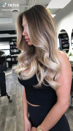 Brunette Bronde, Balyage Long Hair, Blond Beige, Vanilla Blonde, Baylage Hair, Blonde Hair With Roots, Tape Extensions, Summer Blonde Hair, Blond Balayage