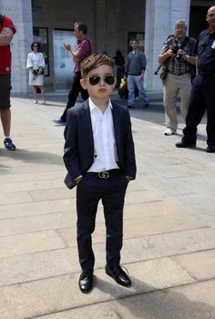 Child Dress Boy, Discipline Toddler, Child Discipline, Kids Dress Boys, Kids Fashion Blog, Toddler Schedule, Child Fashion, Kid Swag, Costume Noir