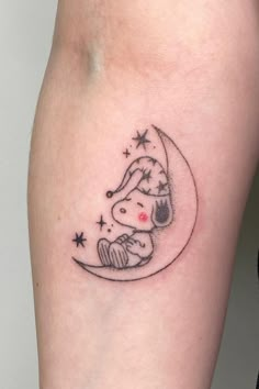 Discover over 30 adorable and creative Snoopy tattoo ideas that celebrate your love for the iconic Peanuts character. Charlie Brown Tattoo, Snoopy Tattoo Ideas, Mini Tattoos Ideas, Soul Tied, Brown Tattoo, Snoopy Tattoo, Browning Tattoo, Sick Tattoo, Soul Ties