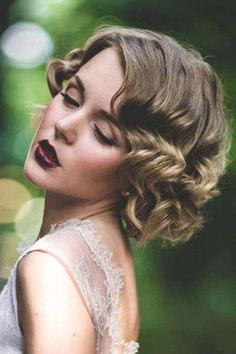 Explore 29 classic vintage hairstyles perfect for short hair! Timeless and elegant. #ShortHair #VintageStyle #RetroHairstyles Look Gatsby, Gatsby Hair, Retro Wedding Hair, Wavy Wedding Hair, Wedding Hairstyles For Medium Hair, Wedding Hairstyles Medium Length, Wavy Hairstyles Medium, Vintage Wedding Hair, 2015 Hairstyles