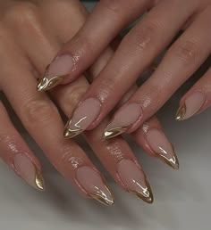 Gold Formal Nails, Elegant Nails Gold, Elegant Gold Nails, Gold Design Nails, Nail Ideas French, Gold Nail Designs, Formal Nails, Glow Nails, Classy Acrylic Nails